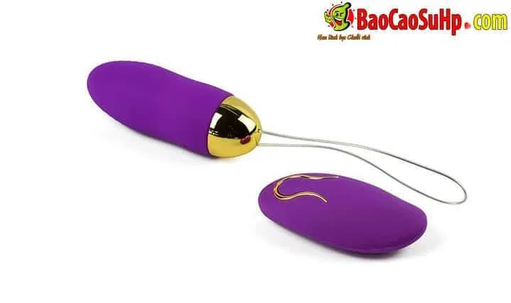 Clmax Eggs Wireless 10 Mode Silicone G-Spot Vibrating Egg — Textured ridges along the egg’s surface intensify