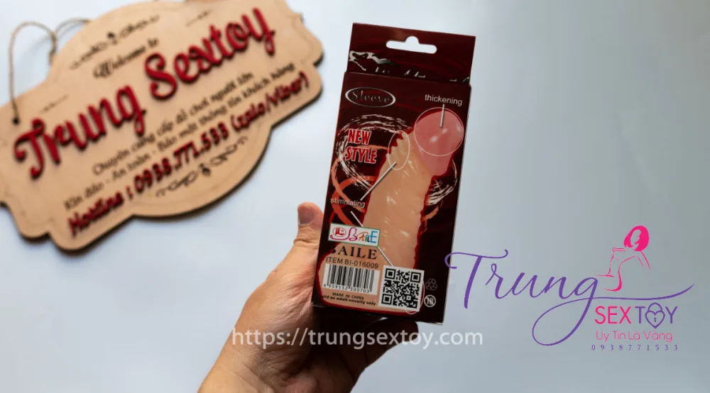 Size Enhancing Condom Perfect Fit Soft Silicone — Crafted from soft, smooth silicon, it delivers a natural