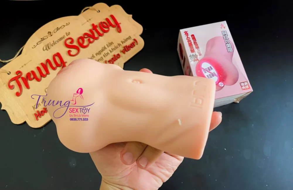 4D Silicone Handheld Male Masturbator with Strong Vibration — Perfect Size and Flexibility for Easy Use