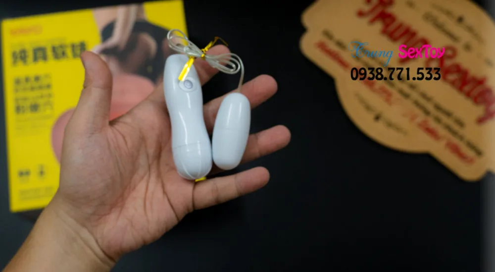 3DHalfBodyDollSiliconeRealisticMaleStimulationToy — Realistic Color and Details with Built-in Vibrating Egg