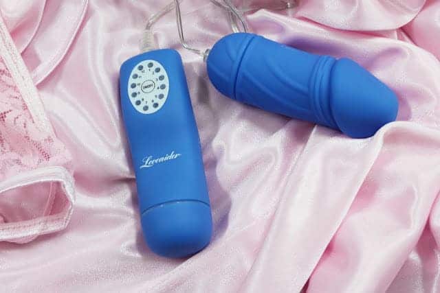 EG06A Multi-Mode Penis-Shaped Vibrator for Women — EG06A Penis-Shaped Love Egg Vibrator for Women – Enjoy