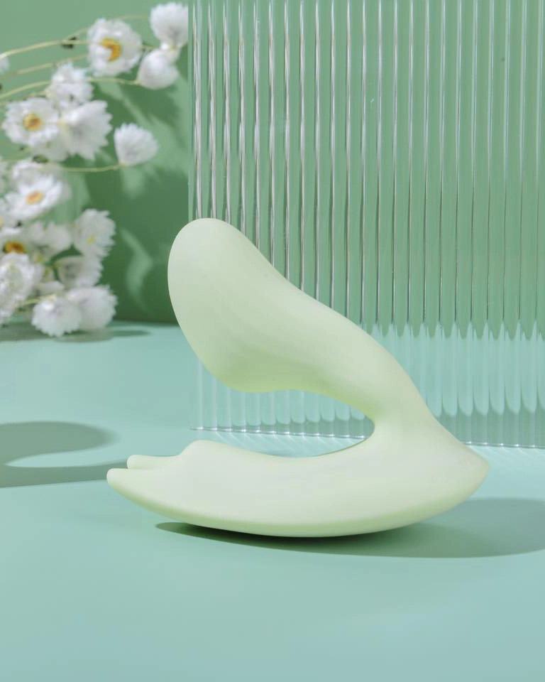 Magic Umi Dual Motor Clitoral Vaginal Silicone Vibrator — hình 2
