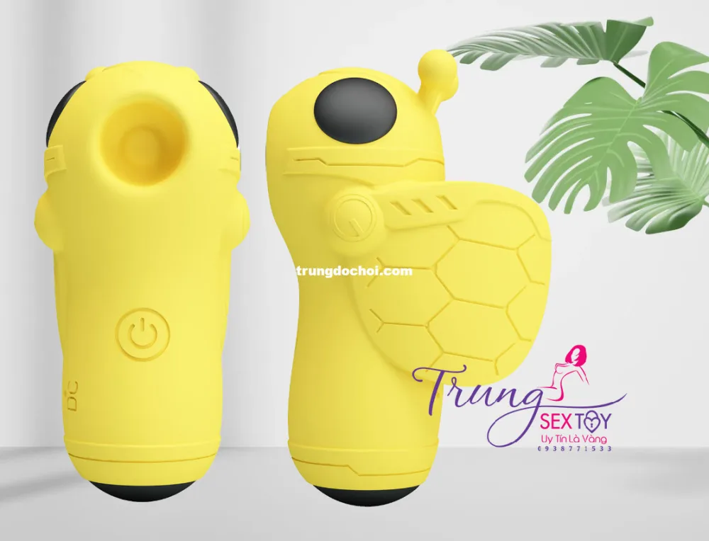 Le Mini G-Spot Sucking Massager 10 Modes Yellow — Enhance Foreplay and Connection