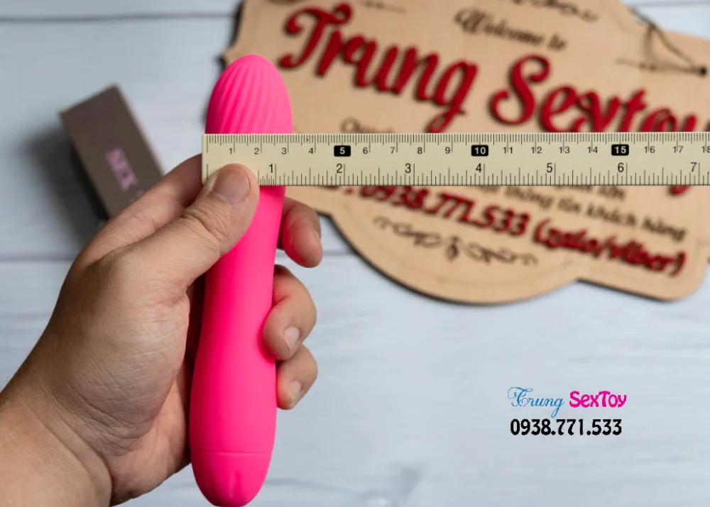Multi-Function Vibrator Ultimate Pleasure Couples Bedroom — The smart, bullet-shaped head delivers focused vibrations