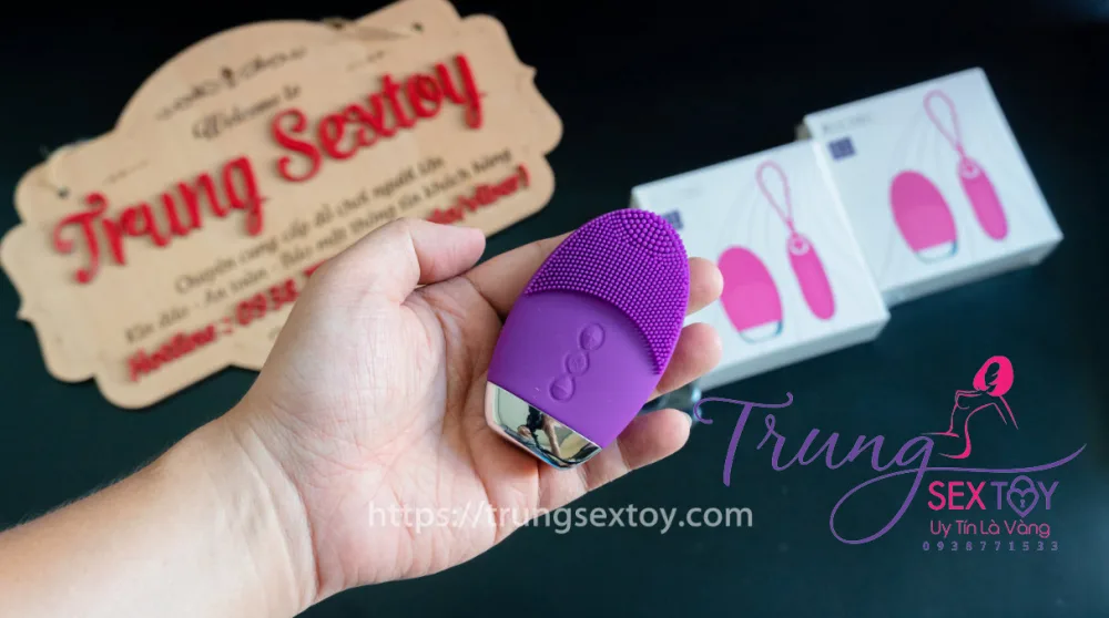 Aphojoy Wireless Remote Control Love Egg Dual Motor Vibrator — Buy now and experience the pure joy it brings!