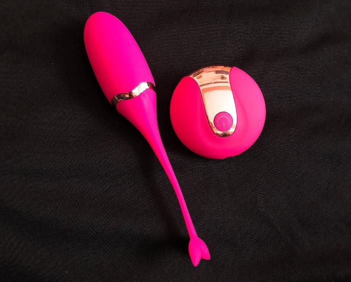 Dolphin Remote Control Love Egg 20 Vibration Levels Japan — Versatile Stimulation and Color Options