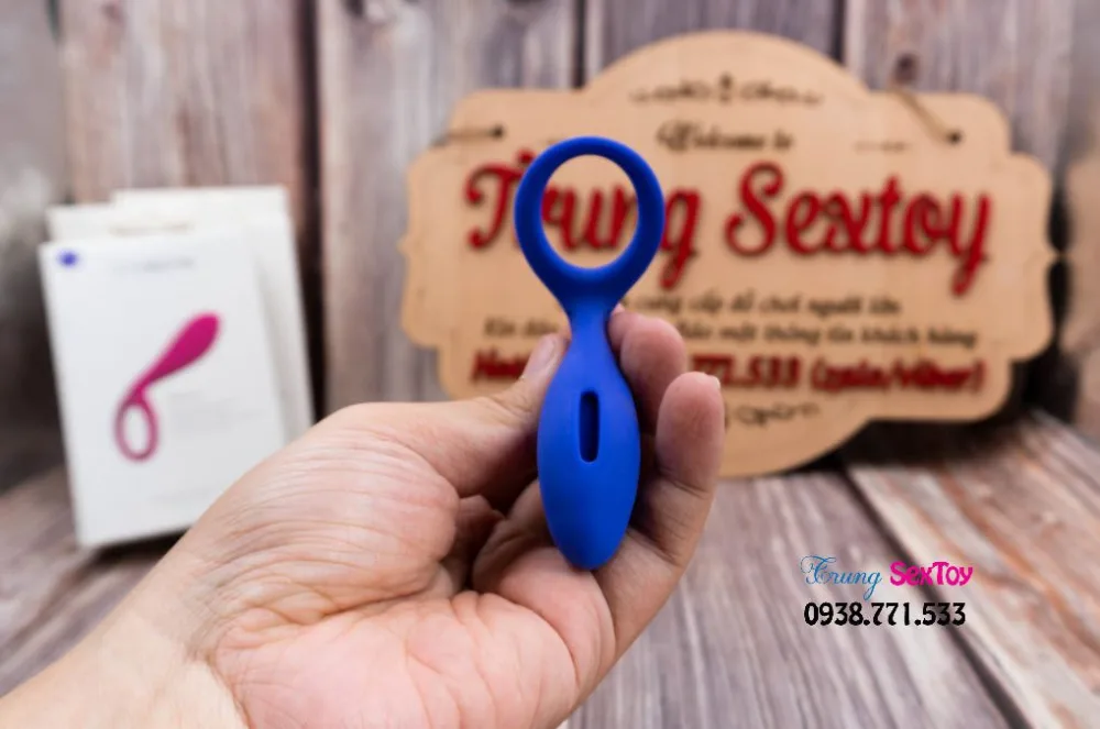 Sinmis Vibrating Cock Ring Clitoral Stimulator Intense — This ring encourages longer, more exciting lovemaking