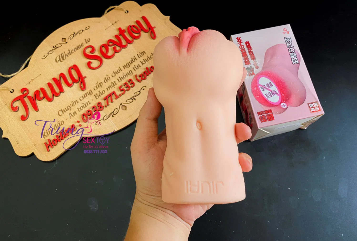 4D Silicone Handheld Male Masturbator with Strong Vibration — photo 3