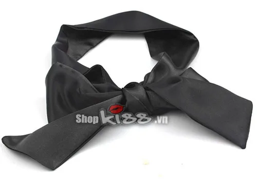 Silky Satin Blindfold Soft BDSM Eye Mask Black Red — photo 4
