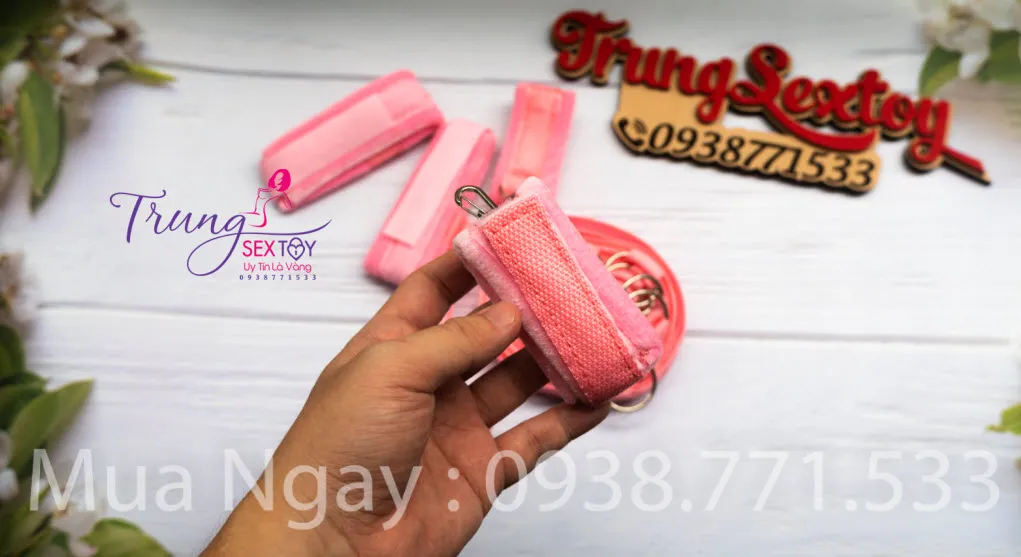 BDSM Adjustable Bed Restraints Leather Bondage Kit — photo 5