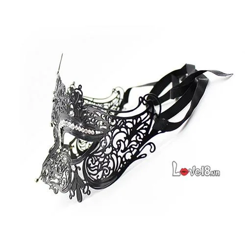 Dark Queen Cosplay Mask Metal BDSM Toy for Sensual Play — photo 2