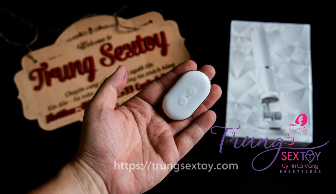 Mini Heated Remote-Controlled Female Masturbator — photo 2