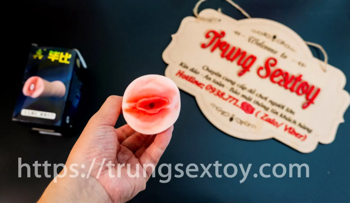 Handheld Silicone Male Masturbator Soft Realistic Pocket Size Pink — photo 6